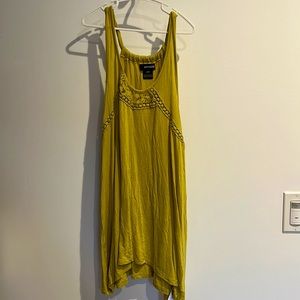 Jordache flowy yellow top